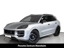 Dolomitsilbermetallic Gebraucht 2024 Porsche Cayenne GTS SUV | 142.900 €