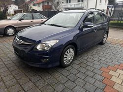 Blau Gebraucht 2011 Hyundai i30 Edition Kombi | 2.350 € (Guter Preis)