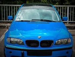 Blau Gebraucht 2003 BMW 318 Limousine | 3.000 € (Teuer)