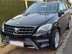 Schwarz Gebraucht 2013 Mercedes ML350 SUV | 27.800 € (Etwas zu teuer)