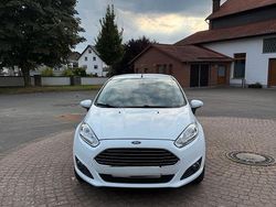 Weiß Gebraucht 2013 Ford Fiesta Titanium Kleinwagen | 3.000 € (Guter Preis)