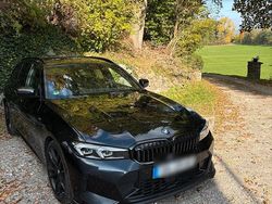 Schwarz Gebraucht 2022 BMW 320 Kombi | 28.000 € (Fairer Preis)