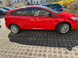 Rot Gebraucht 2013 Ford Focus SYNC Edition Limousine | 3.800 € (Guter Preis)