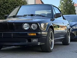 Schwarz Gebraucht 1993 BMW 318 Cabriolet M Sport Cabrio | 18.499 €