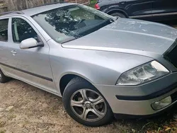 Silber Gebraucht 2008 Skoda Octavia Kombi | 2.800 €