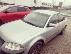Silber Gebraucht 2001 VW Passat Limousine | 1.200 € (Fairer Preis)