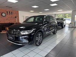 Deep black perleffekt Gebraucht 2020 VW Tiguan Elegance SUV | 32.990 € (Etwas zu teuer)