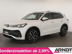 Weiß Gebraucht 2024 VW Tiguan R-line SUV | 47.584 € (Superpreis)