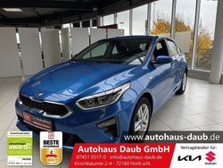 Blau Gebraucht 2019 Kia Ceed Attract Kleinwagen | 12.980 € (Teuer)