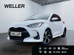 Weiss Gebraucht 2024 Toyota Yaris Hybrid Team Kleinwagen | 21.990 € (Fairer Preis)