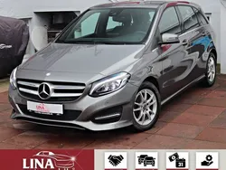 Grau Gebraucht 2017 Mercedes B180 Van / Kleinbus | 18.790 € (Fairer Preis)