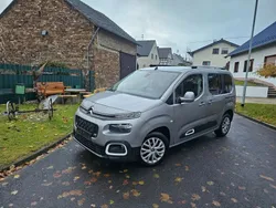 Grau Gebraucht 2019 Citroën Berlingo Feel Van / Kleinbus | 14.999 € (Guter Preis)