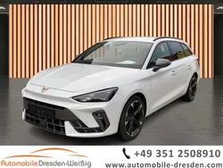 Weiß weiß (metallic) Gebraucht 2024 Cupra Leon Kombi | 29.980 € (Fairer Preis)