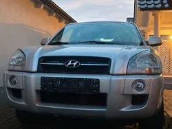 Grau Gebraucht 2007 Hyundai Tucson GLS SUV | 2.500 € (Guter Preis)