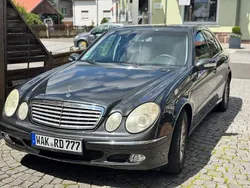 Grau Gebraucht 2005 Mercedes E240 Classic Limousine | 7.999 € (Teuer)
