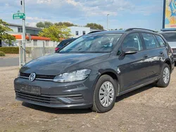 Schwarz Gebraucht 2018 VW Golf VII Comfortline Limousine | 8.140 € (Superpreis)