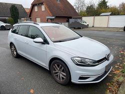 Weiß Gebraucht 2018 VW Golf VII Highline Kombi | 13.000 € (Fairer Preis)