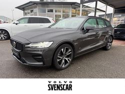 Grau Gebraucht 2022 Volvo V60 Plus Kombi | 33.990 € (Fairer Preis)