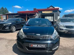 Schwarz Gebraucht 2014 Kia Rio Limousine | 2.790 €