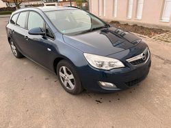 Blau Gebraucht 2011 Opel Astra Sport Kombi | 2.390 € (Fairer Preis)
