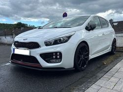 Weiß Gebraucht 2016 Kia Ceed GT-Track Limousine | 10.500 € (Guter Preis)