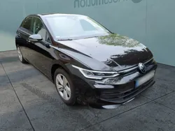 Schwarz Gebraucht 2024 VW Golf VIII Life Limousine | 26.240 € (Fairer Preis)
