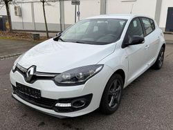 Weiß Gebraucht 2015 Renault Mégane LIMITED Limousine | 8.199 €