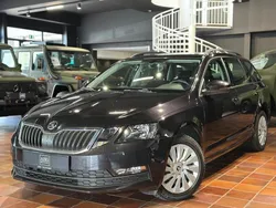 Schwarzmagic perleffekt Gebraucht 2017 Skoda Octavia Ambition Kombi | 16.950 € (Etwas zu teuer)