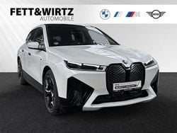 Mineralweiss metallic Gebraucht 2023 BMW iX Sport Line SUV | 69.899 € (Superpreis)