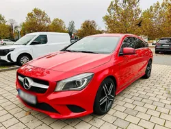 Rot Gebraucht 2016 Mercedes CLA200 Shooting Brake Kombi | 9.900 €