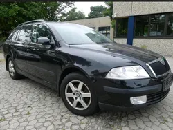 Schwarz Gebraucht 2008 Skoda Octavia Kombi | 2.250 € (Fairer Preis)