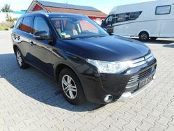 Schwarz Gebraucht 2014 Mitsubishi Outlander Instyle SUV | 5.599 € (Teuer)