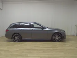 Grau Gebraucht 2019 Mercedes C300 AMG line Kombi | 21.480 € (Fairer Preis)