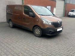 Braun Gebraucht 2016 Renault Trafic Van / Kleinbus | 4.900 €