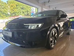 Diamant schwarz Gebraucht 2022 Opel Astra Elegance Limousine | 23.900 €