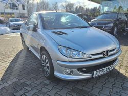 Silber/grau (metallic) Gebraucht 2007 Peugeot 206 CC Quiksilver Cabrio | 3.990 € (Teuer)