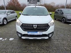 Weiß Gebraucht 2020 Dacia Lodgy Stepway Van / Kleinbus | 13.990 € (Fairer Preis)