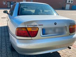 Silber Gebraucht 1997 Mitsubishi Carisma Limousine | 999 € (Fairer Preis)