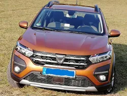 Orange Gebraucht 2021 Dacia Sandero Comfort Kleinwagen | 11.750 € (Guter Preis)