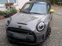 Grau Gebraucht 2022 Mini Cooper SE Classic Kleinwagen | 16.000 € (Guter Preis)