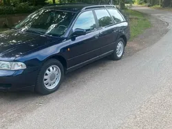 Blau Gebraucht 1998 Audi A4 Kombi | 1.750 € (Fairer Preis)