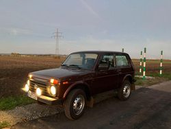 Braun Gebraucht 2019 Lada Urban SUV | 14.800 € (Etwas zu teuer)