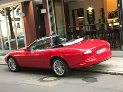 Rot Gebraucht 1999 Jaguar XK8 Cabrio | 22.400 €