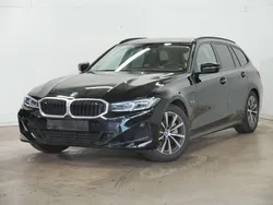 Schwarz Gebraucht 2023 BMW 330e Sport Line Kombi | 33.280 € (Superpreis)