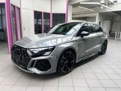 Grau Gebraucht 2023 Audi RS3 Sportback Sport Kleinwagen | 79.730 €