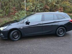 Schwarz Gebraucht 2017 Opel Astra Kombi | 9.800 € (Guter Preis)