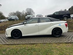 Weiß Gebraucht 2017 Toyota Mirai Limousine | 13.990 € (Etwas zu teuer)