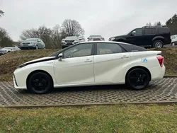 Weiß Gebraucht 2017 Toyota Mirai Limousine | 13.990 € (Teuer)