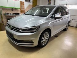 Silber Gebraucht 2018 VW Touran Highline Van / Kleinbus | 15.999 € (Fairer Preis)