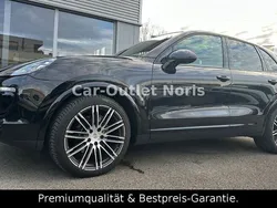 Schwarz Gebraucht 2017 Porsche Cayenne Platinum Edition SUV | 44.990 €